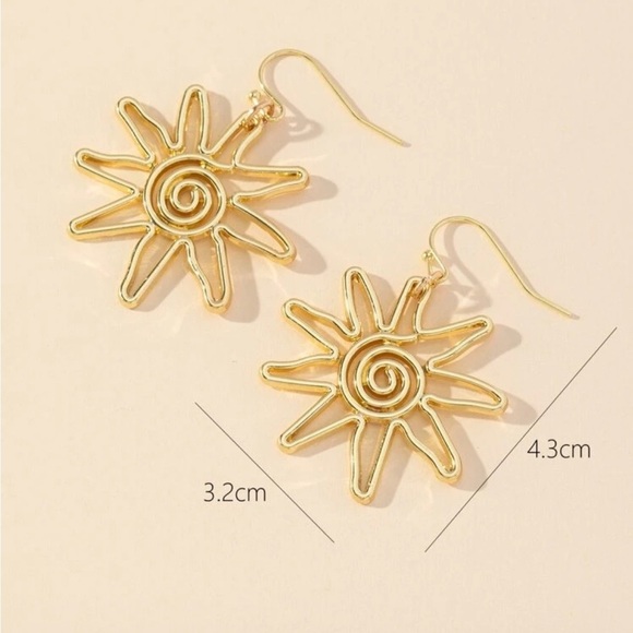 14k Gold plated Sun sunburst dangle Earrings - Picture 5 of 7